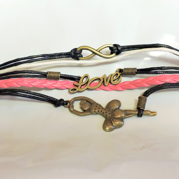 Multi Strand Mulit Charm, bracelet, Pink Black White ... new without tags - Picture 2 of 9